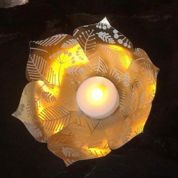 Handmade Flowers - Picture 2 of 5